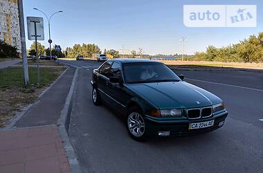 Седан BMW 3 Series 1992 в Черкассах