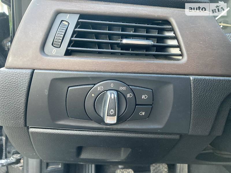 Седан BMW 3 Series 2010 в Харкові