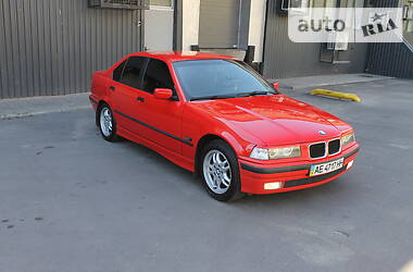 Седан BMW 3 Series 1995 в Нікополі
