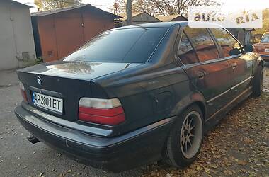 Седан BMW 3 Series 1993 в Запорожье