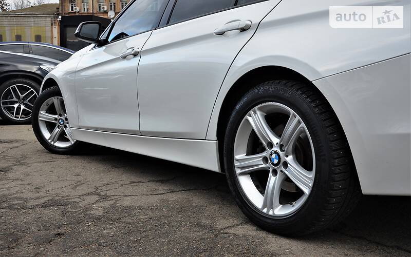 Седан BMW 3 Series 2014 в Киеве