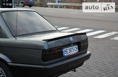 Седан BMW 3 Series 1989 в Киеве