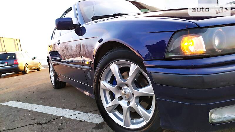 Седан BMW 3 Series 1997 в Дрогобыче
