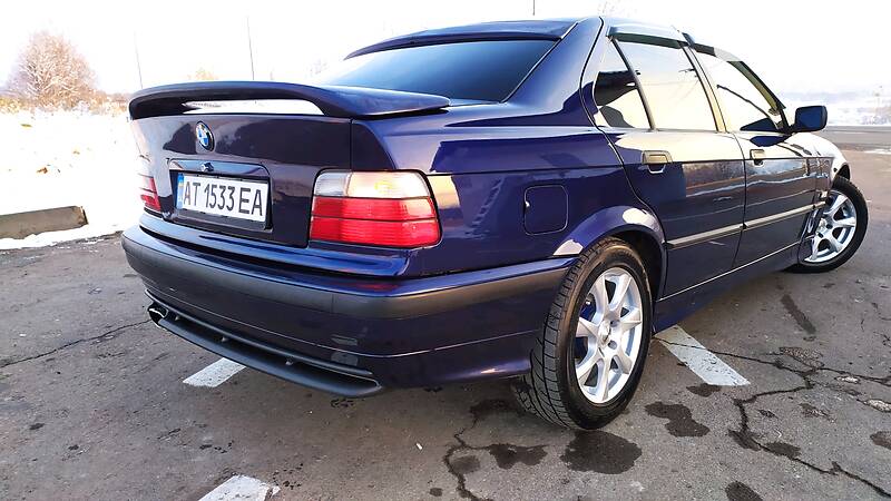 Седан BMW 3 Series 1997 в Дрогобыче