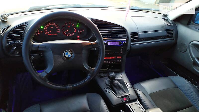 Седан BMW 3 Series 1997 в Дрогобыче