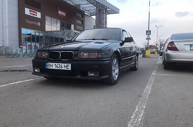 Седан BMW 3 Series 1992 в Одессе