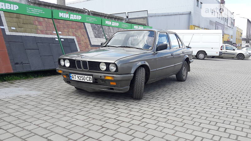 Седан BMW 3 Series 1984 в Ивано-Франковске
