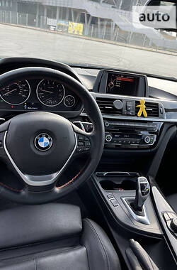 Седан BMW 3 Series 2016 в Львові