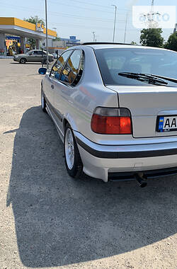 Лифтбек BMW 3 Series 1998 в Киеве