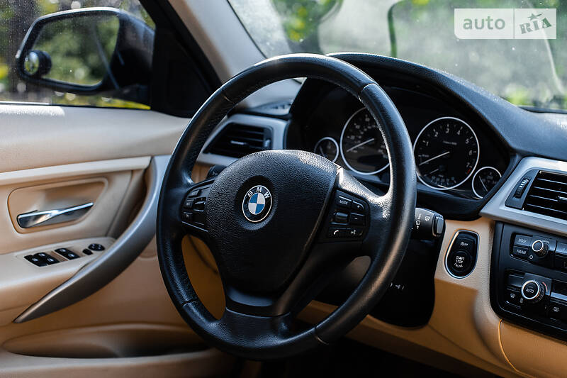 Седан BMW 3 Series 2015 в Городке
