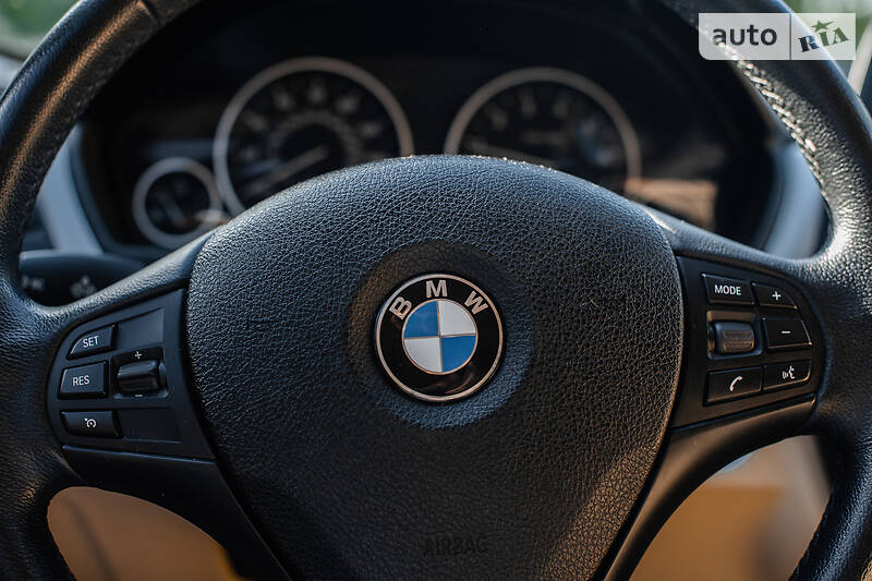 Седан BMW 3 Series 2015 в Городке