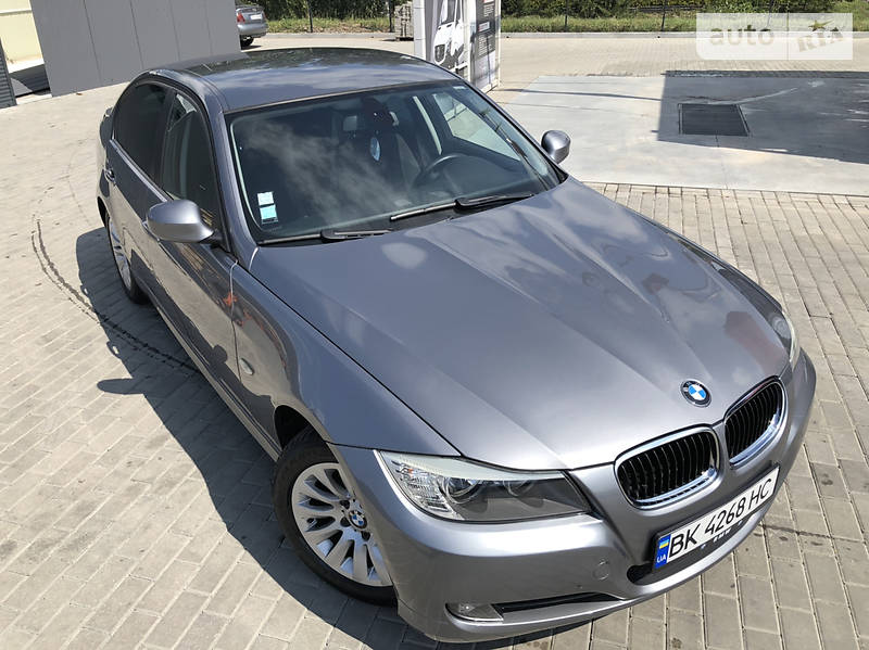 Седан BMW 3 Series 2009 в 