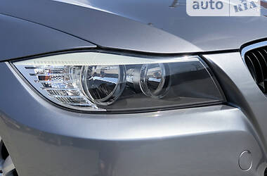 Седан BMW 3 Series 2009 в 