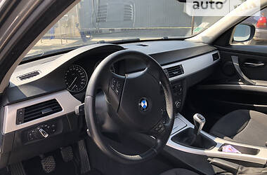 Седан BMW 3 Series 2009 в 