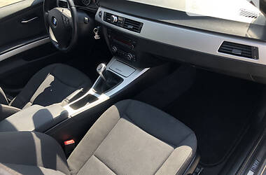 Седан BMW 3 Series 2009 в 