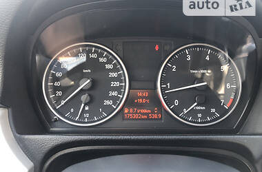 Седан BMW 3 Series 2009 в 