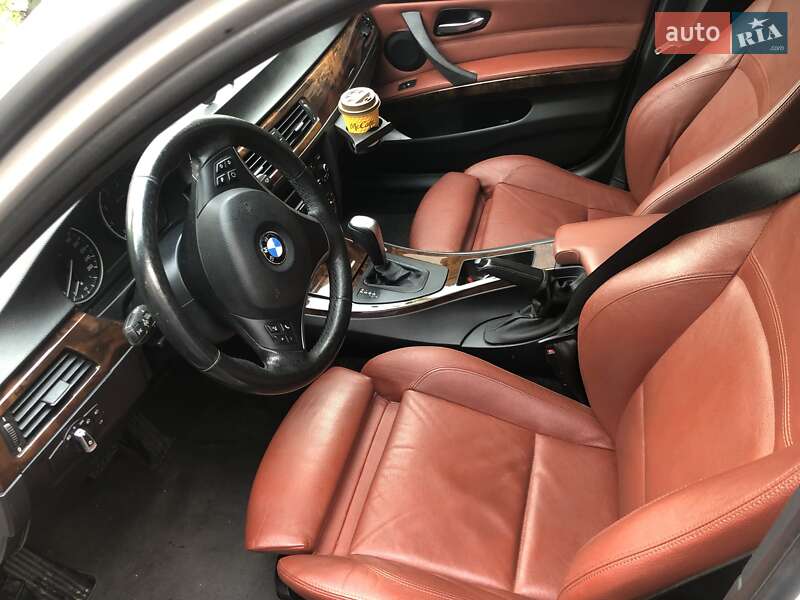 Седан BMW 3 Series 2010 в Днепре