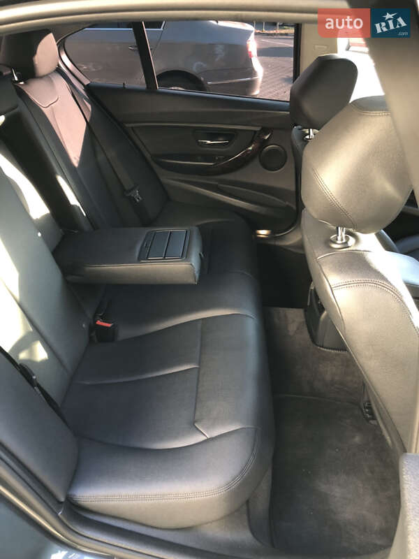 Седан BMW 3 Series 2015 в Києві