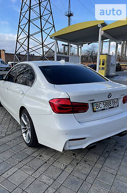 Седан BMW 3 Series 2016 в Черновцах
