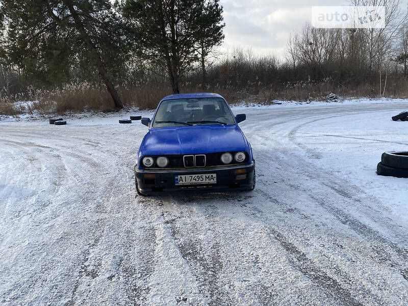 Седан BMW 3 Series 1985 в Обухове