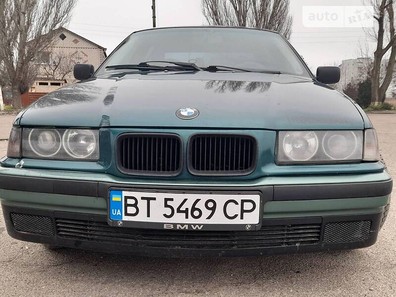 Седан BMW 3 Series 1993 в Скадовске