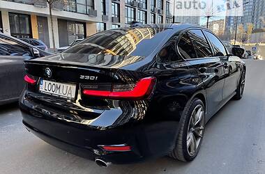 Седан BMW 3 Series 2019 в Киеве