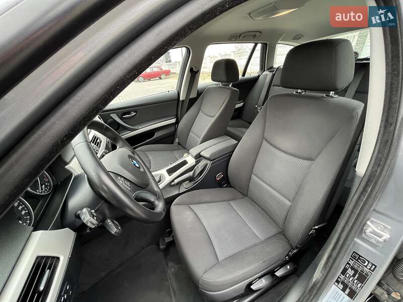 Універсал BMW 3 Series 2009 в Чернівцях