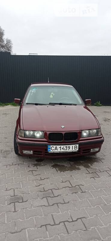 Седан BMW 3 Series 1995 в Василькове