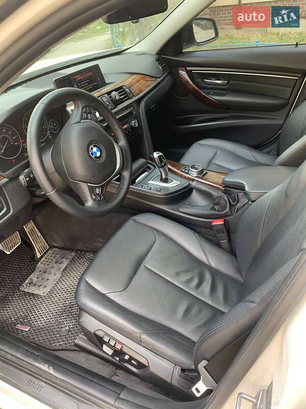 Седан BMW 3 Series 2014 в Хмельницком