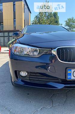 Седан BMW 3 Series 2015 в Бобринце