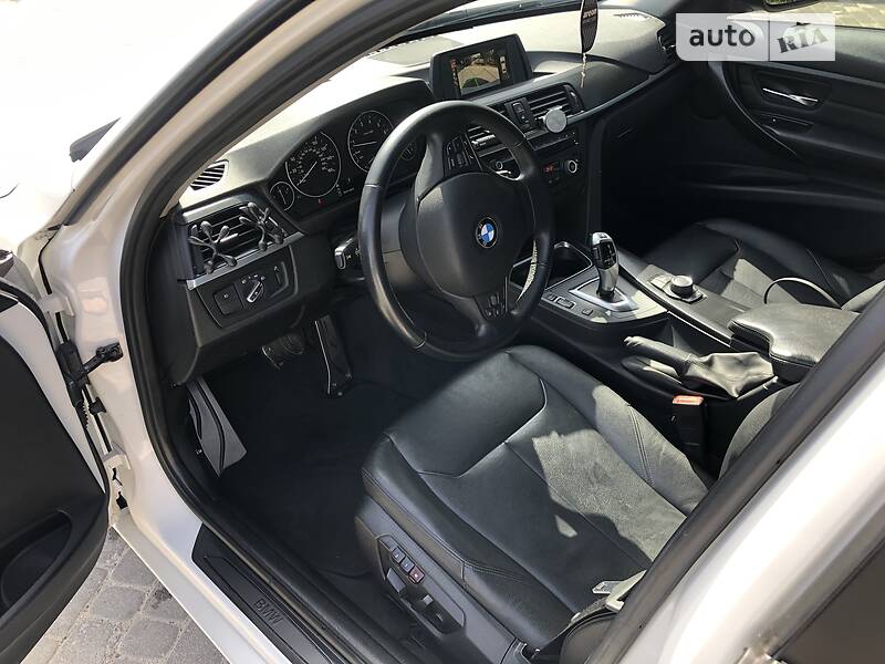 Седан BMW 3 Series 2015 в Львове