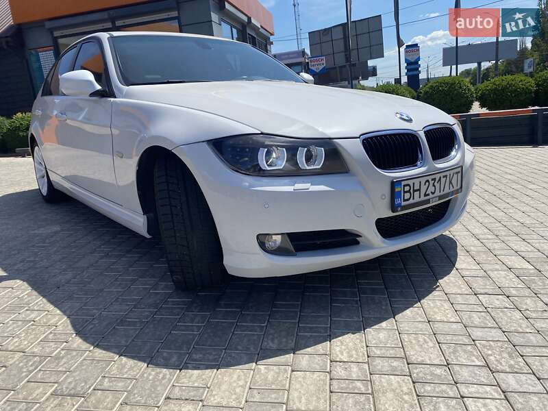 Седан BMW 3 Series 2010 в Одессе