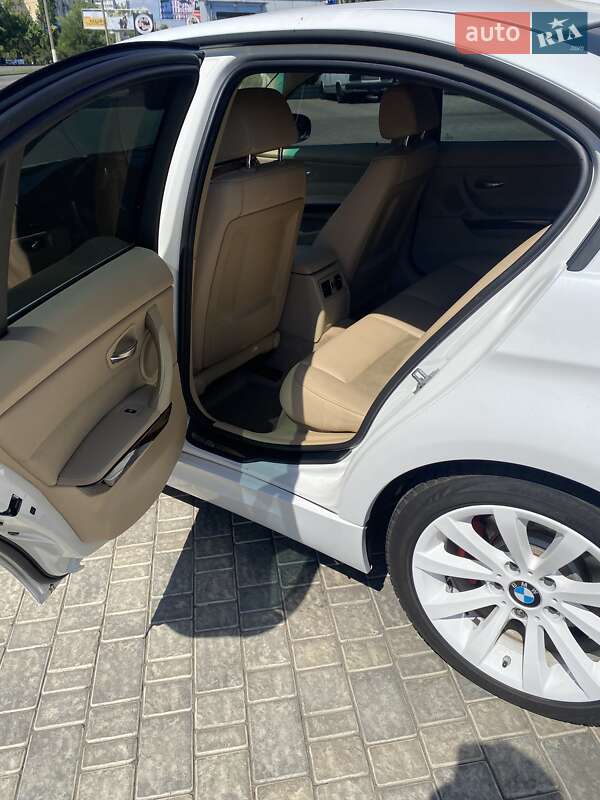 Седан BMW 3 Series 2010 в Одессе