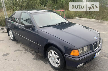 Седан BMW 3 Series 1993 в Чернигове