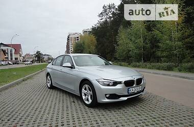 Седан BMW 3 Series 2015 в Киеве