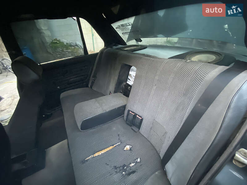 Седан BMW 3 Series 1988 в Хусте