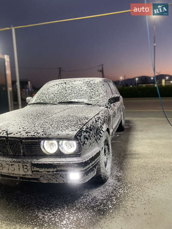 Седан BMW 3 Series 1988 в Хусте