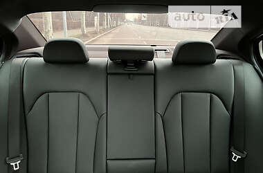 Седан BMW 3 Series 2019 в 
