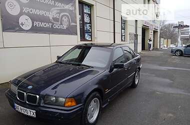 Седан BMW 3 Series 1991 в Дніпрі