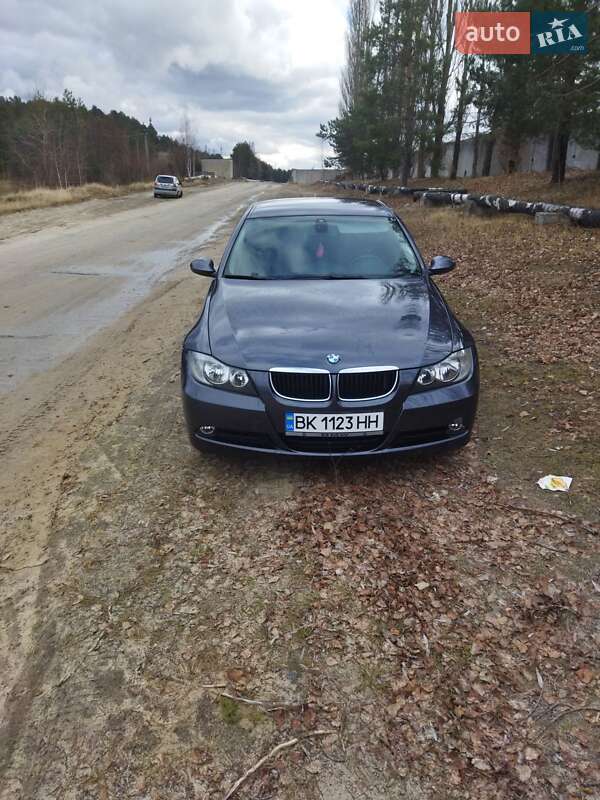 Седан BMW 3 Series 2007 в Вараше