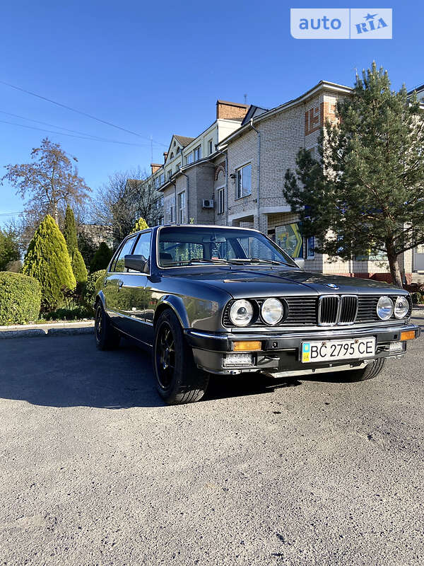 Седан BMW 3 Series 1986 в Ладыжине
