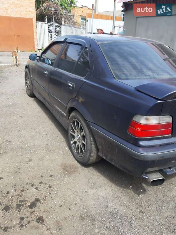 Седан BMW 3 Series 1994 в Полтаве
