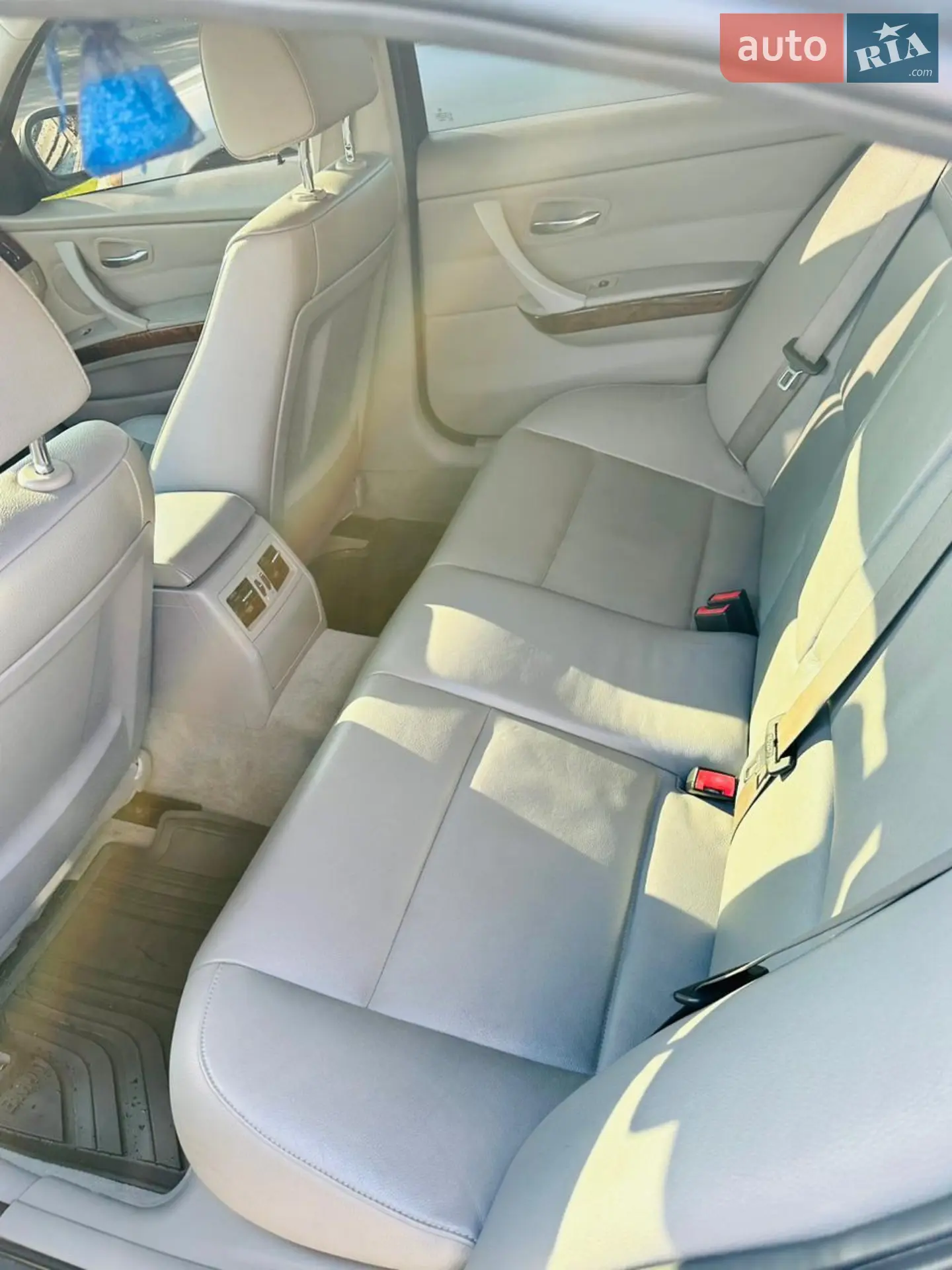 2010 BMW 3er - мініатюра 9