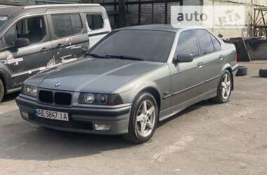 Седан BMW 3 Series 1995 в Каменском