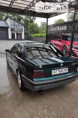Седан BMW 3 Series 1993 в Ивано-Франковске