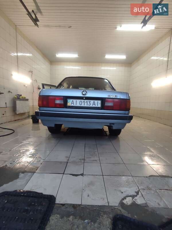 Седан BMW 3 Series 1990 в Запоріжжі