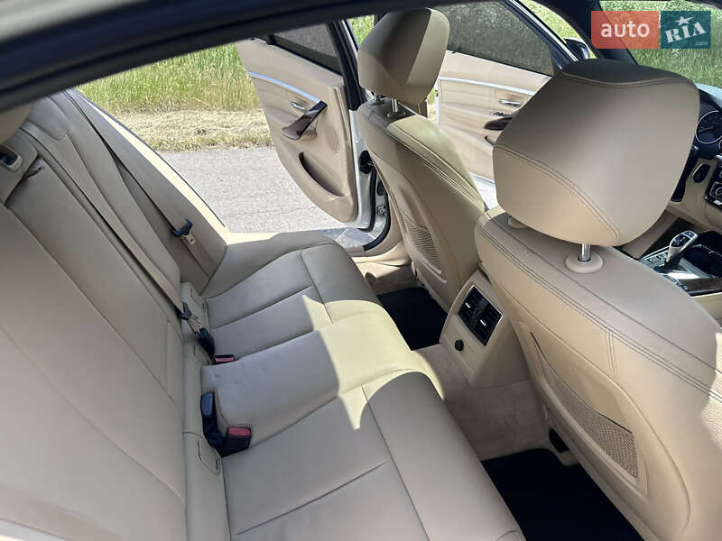 Седан BMW 3 Series 2015 в Києві