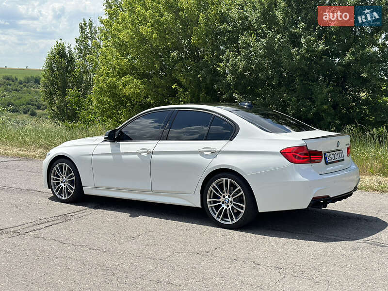 Седан BMW 3 Series 2015 в Києві