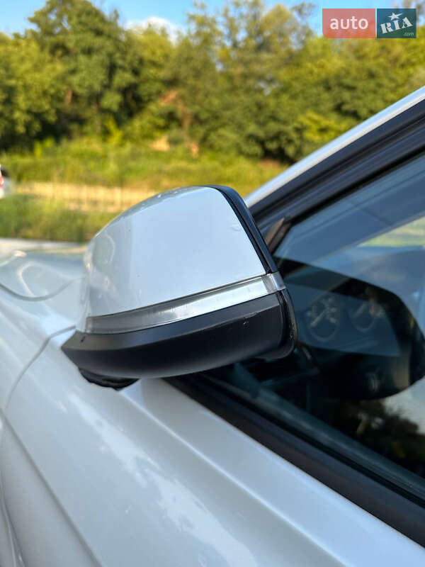 Седан BMW 3 Series 2013 в Киеве