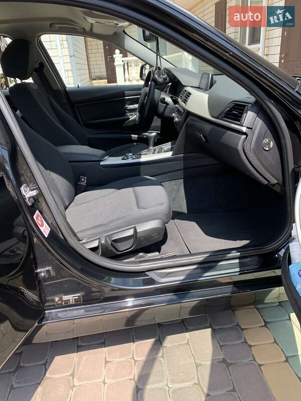 Седан BMW 3 Series 2015 в Виннице